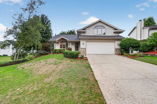 $495,000 | 5904 Red Oak Trail, McFarland, WI 53558
