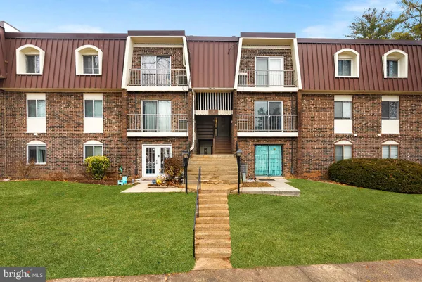 $298,892 | 221 North Emory Drive, Unit 8, Sterling, VA 20164