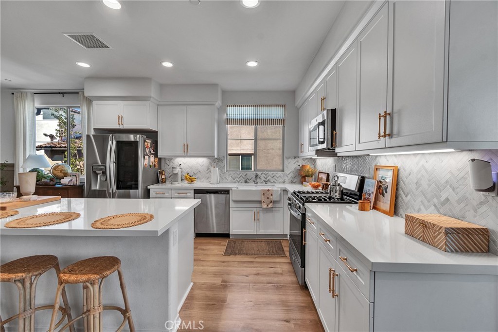 8367 Explorer Street Chino, CA 91708 - Photo 7 of 23 Kitchen
