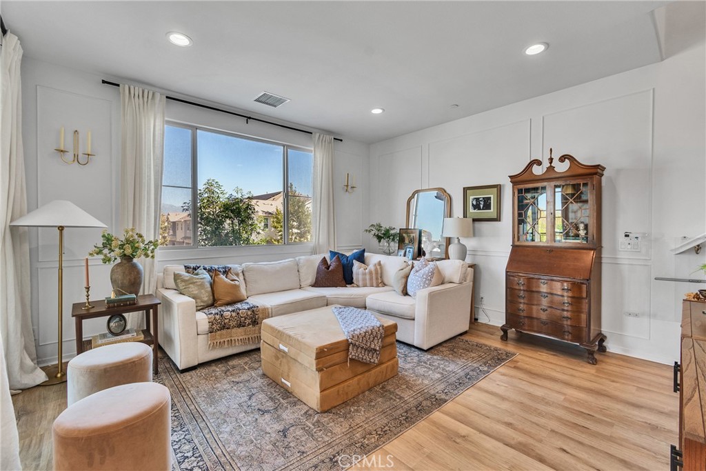 8367 Explorer Street Chino, CA 91708 - Photo 10 of 23 Living room