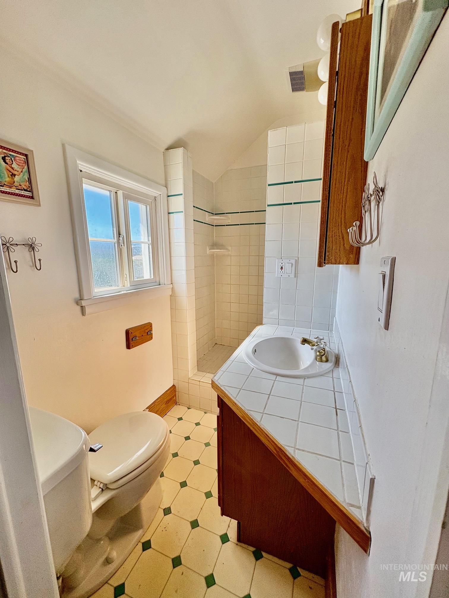 1239 Sycamore Street Clarkston, WA 99403 - Photo 12 of 26