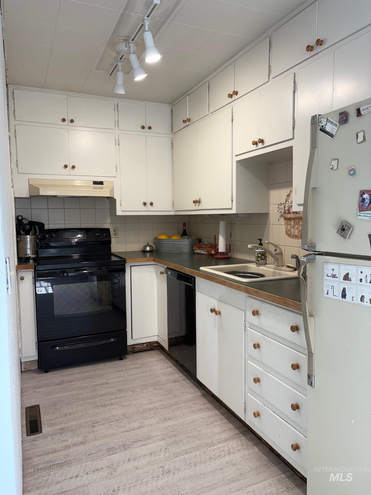 1239 Sycamore Street Clarkston, WA 99403 - Photo 5 of 26