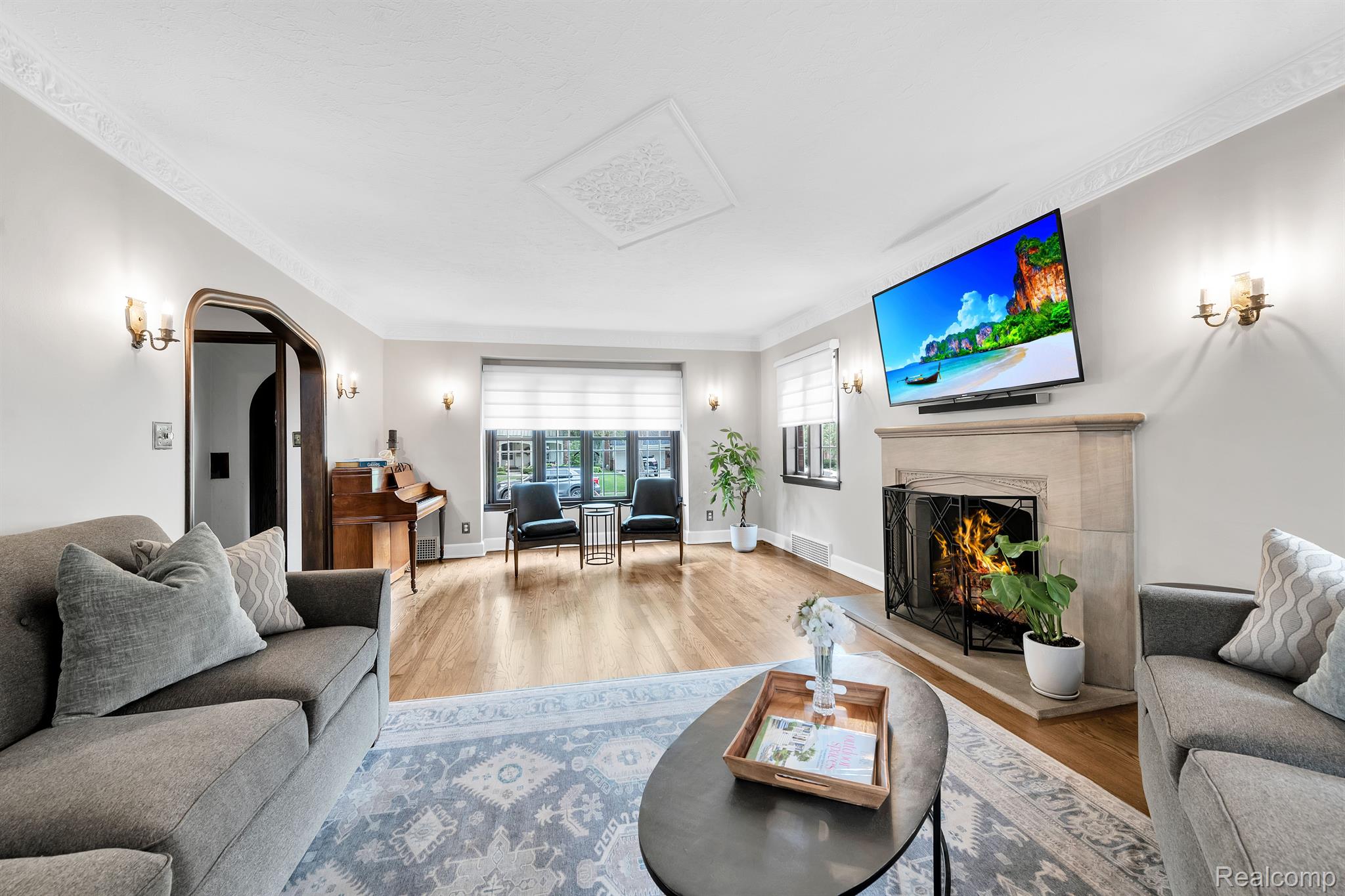 117 Moran Road Grosse Pointe, MI 48236 - Photo 6 of 31 Gallery Image 6
