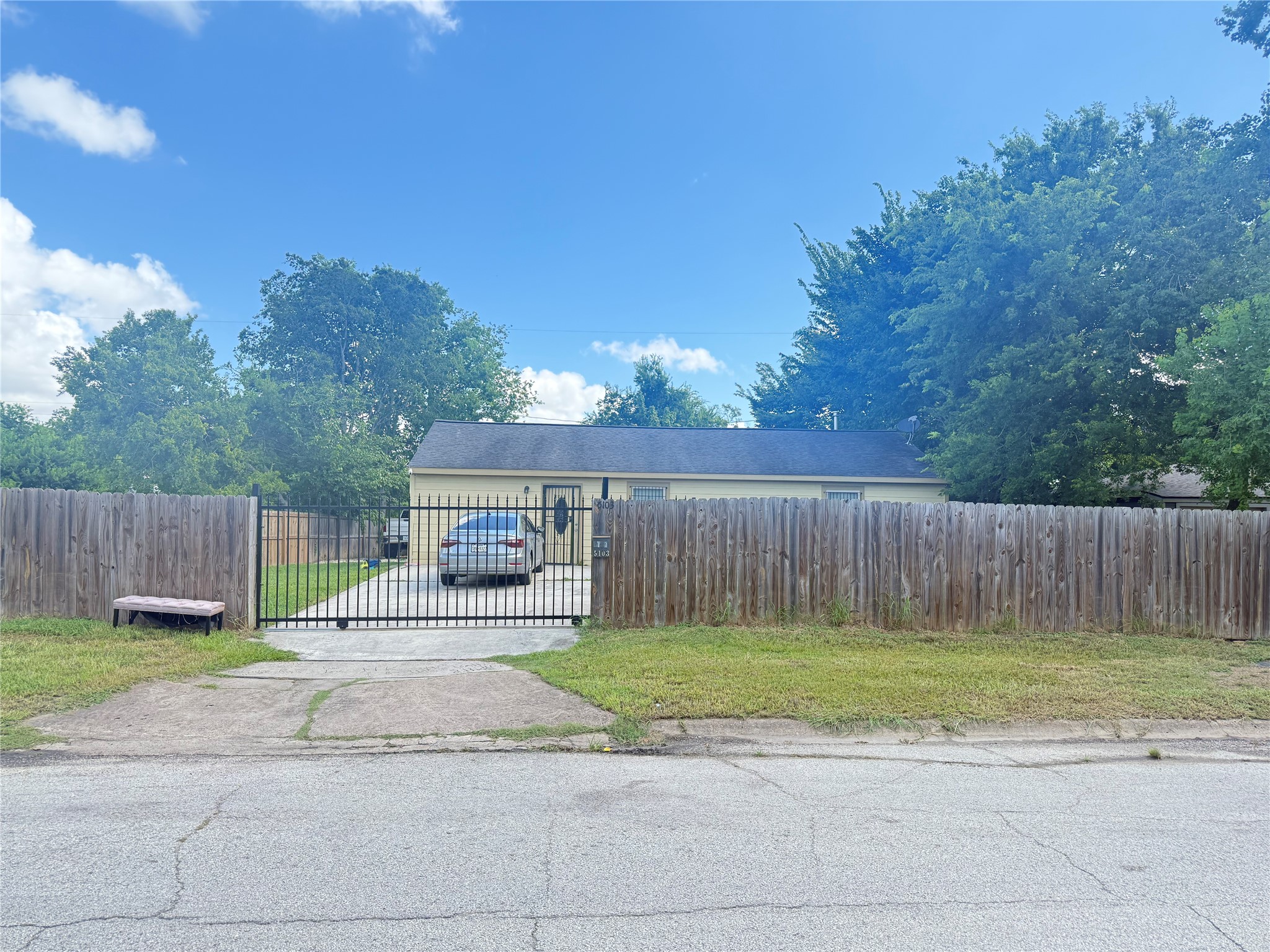 5103 Northridge Drive Houston, TX 77033 - Photo 5 of 39 a view of a back yard of the house