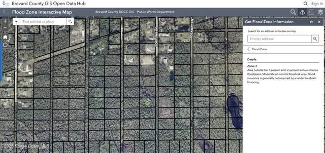 a view of an outdoor space