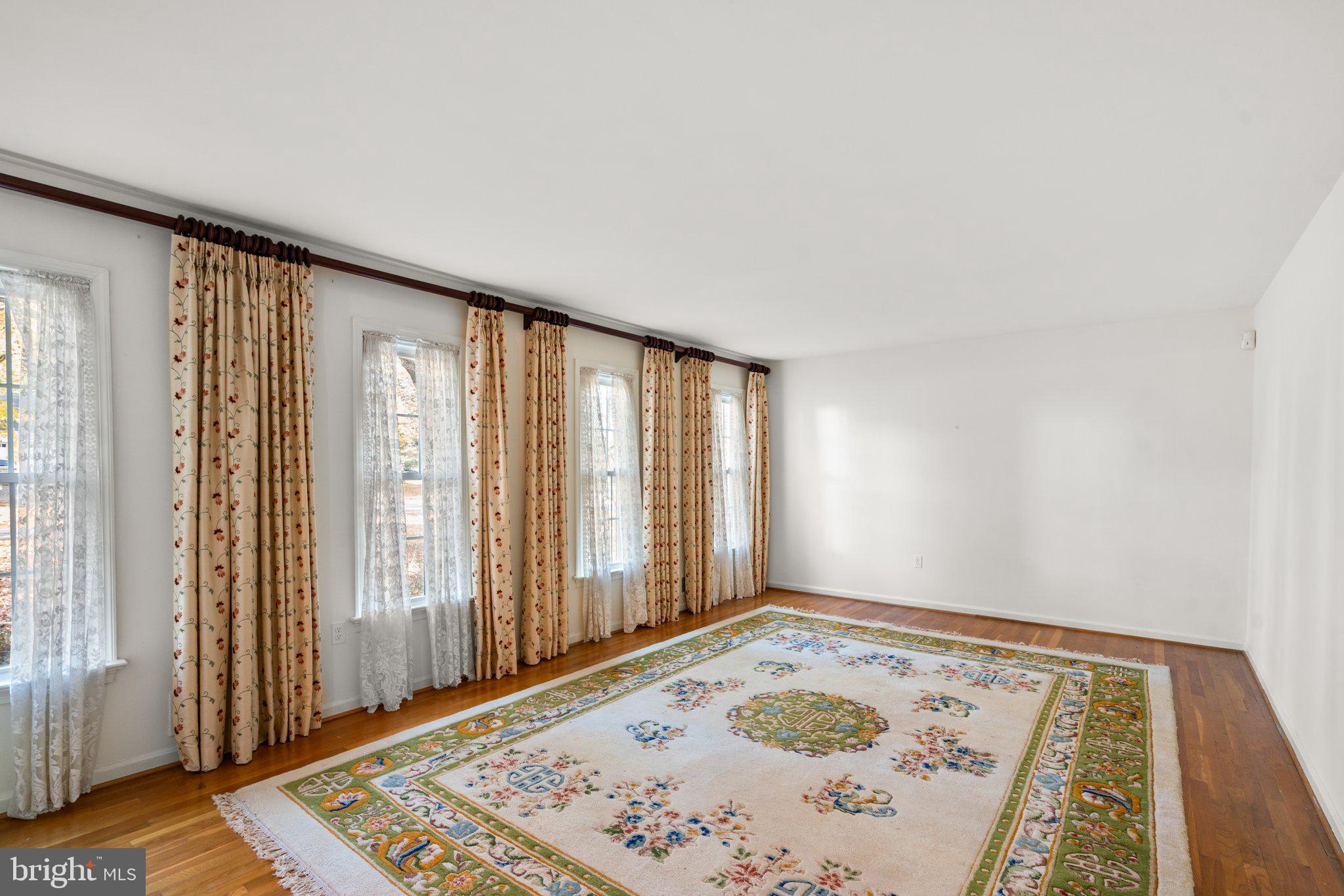 9346 Mellenbrook Road Columbia, MD 21045 - Photo 4 of 33 Spacious Living Room w/ Hardwood