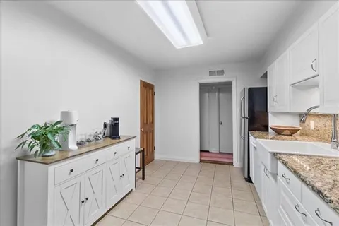 $549,900 | 89-91 Spanish Fort Boulevard, New Orleans, LA 70124