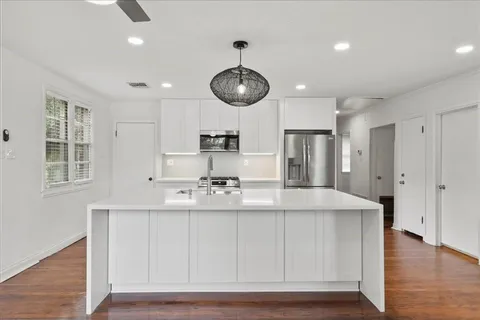 $579,900 | 89-91 Spanish Fort Boulevard, New Orleans, LA 70124