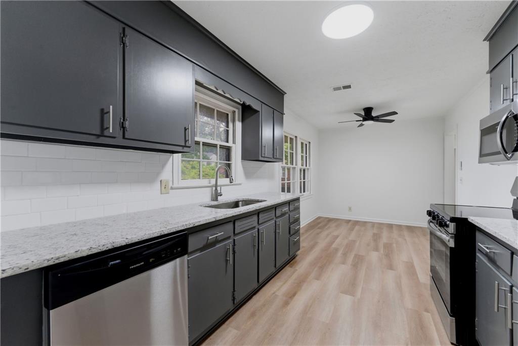 393 Old Acworth Road Dallas, GA 30132 - Photo 9 of 20