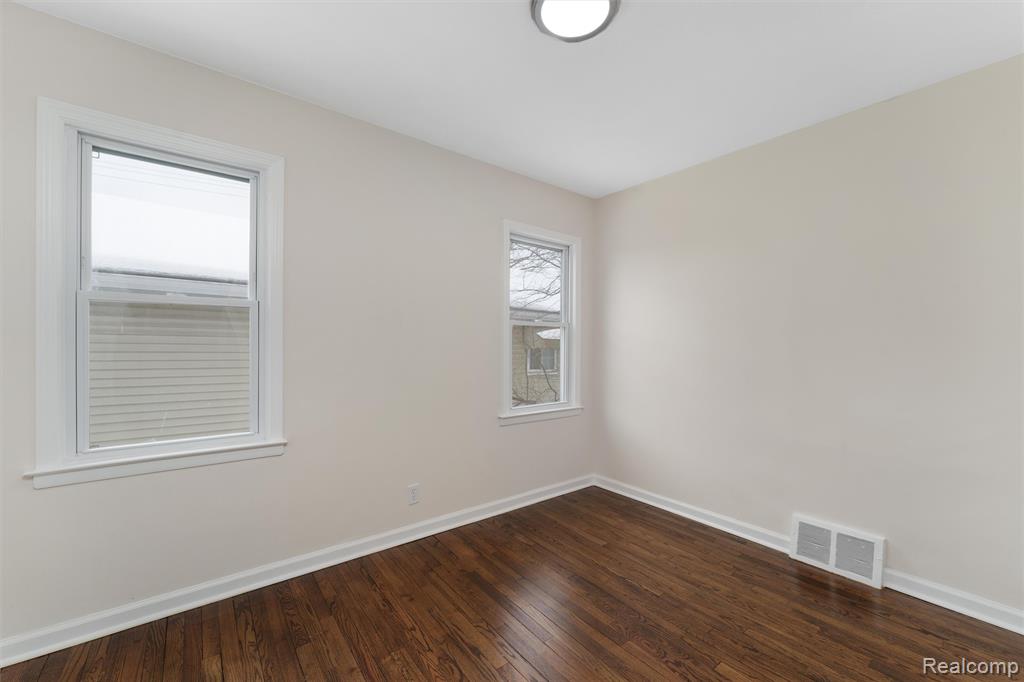 3274 Harvard Road Royal Oak, MI 48073 - Photo 9 of 28 Gallery Image 9