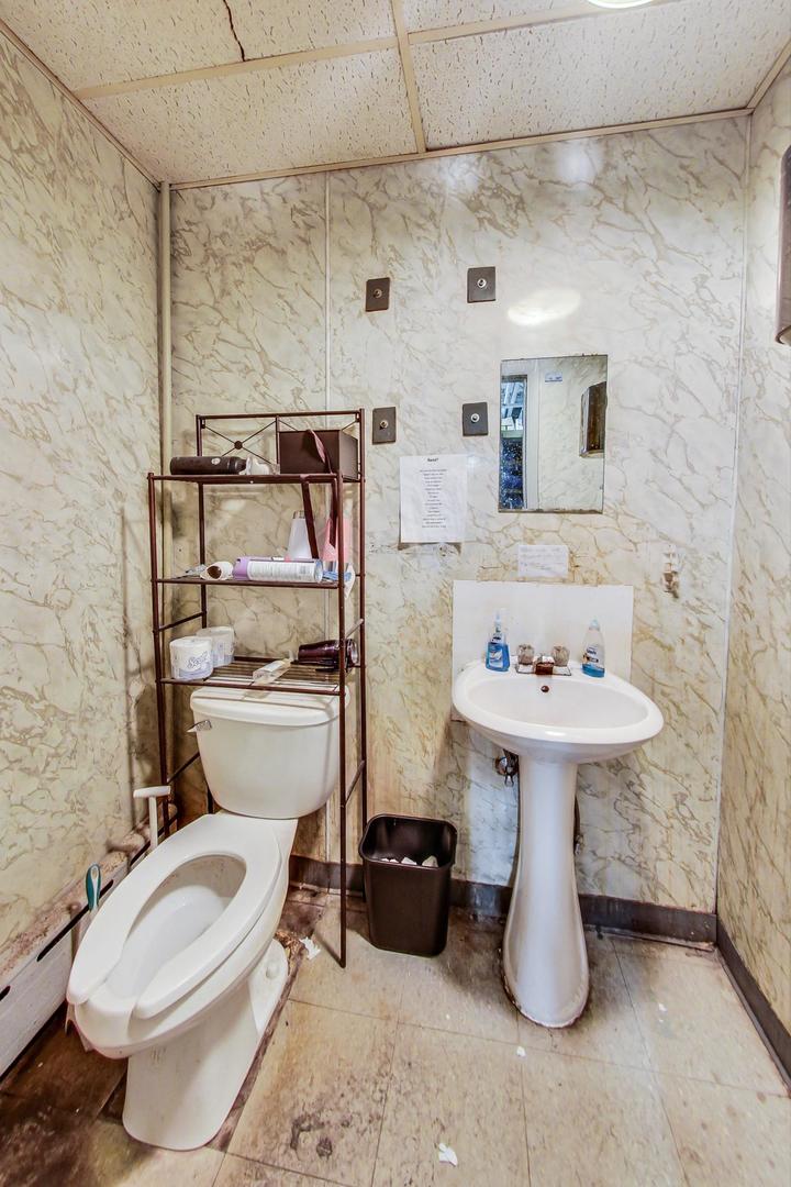 2275 Sheridan Road Zion, IL 60099 - Photo 20 of 51