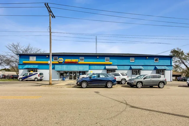 $450,000 | 2275 Sheridan Road, Zion, IL 60099