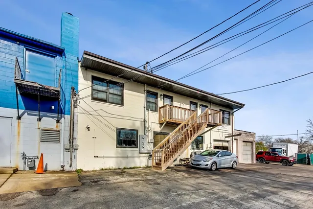 $450,000 | 2275 Sheridan Road, Zion, IL 60099