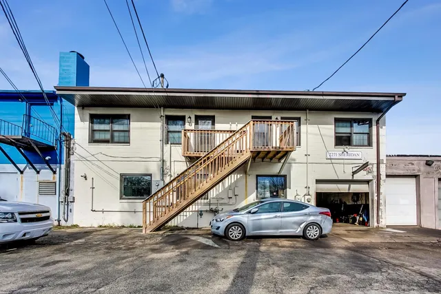$450,000 | 2275 Sheridan Road, Zion, IL 60099