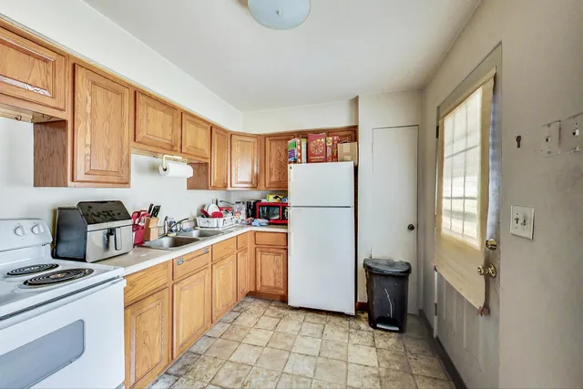 $450,000 | 2275 Sheridan Road, Zion, IL 60099