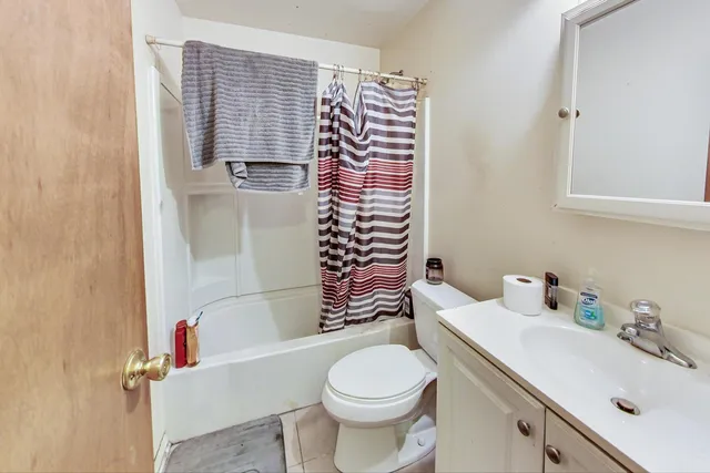 $450,000 | 2275 Sheridan Road, Zion, IL 60099