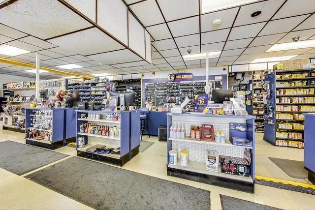 $450,000 | 2275 Sheridan Road, Zion, IL 60099