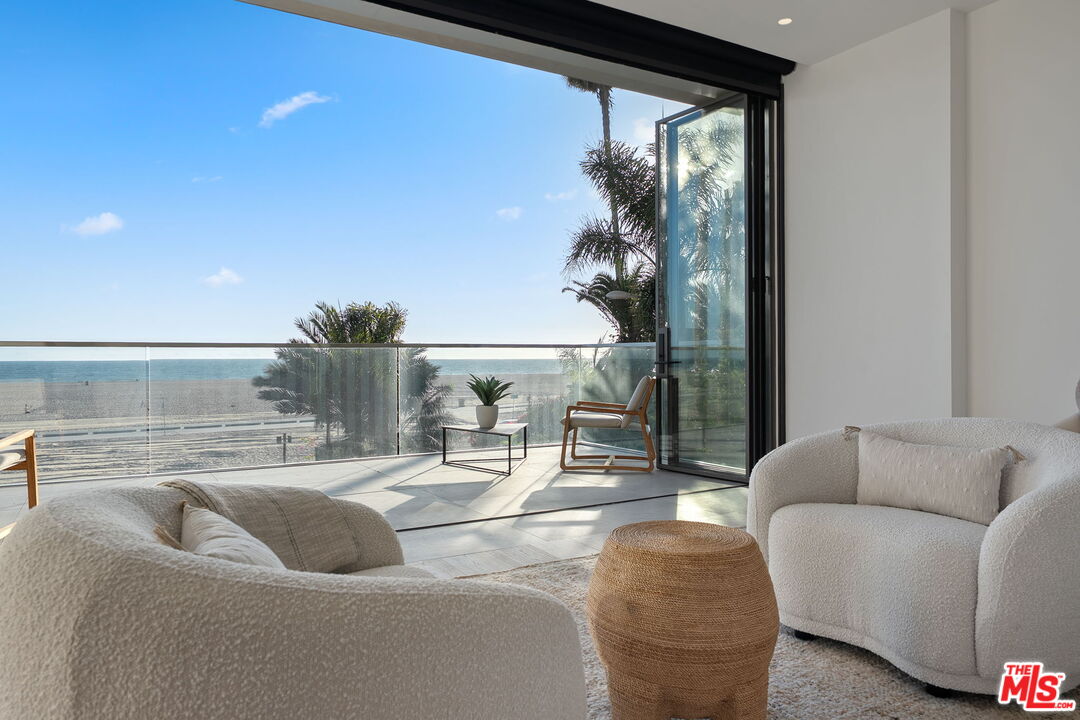 938 Palisades Beach Road Santa Monica, CA 90403 - Photo 20 of 47