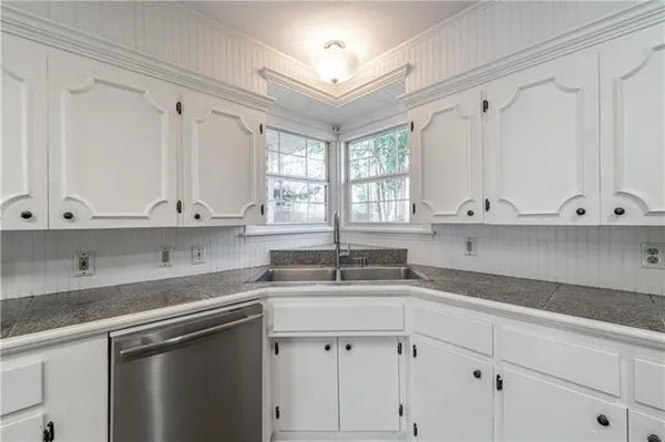 $335,000 | 2307 Horseshoe Drive, Alexandria, LA 71301
