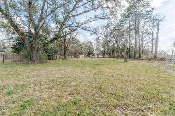 $335,000 | 2307 Horseshoe Drive, Alexandria, LA 71301