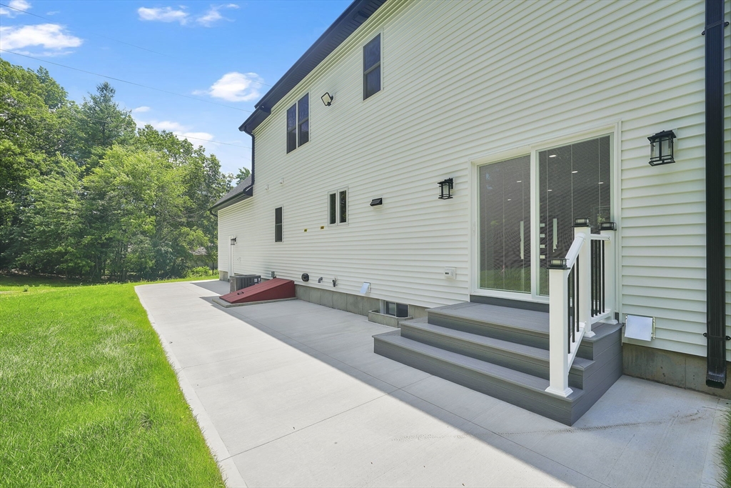 139 Middle Road Southampton, MA 01073 - Photo 34 of 42