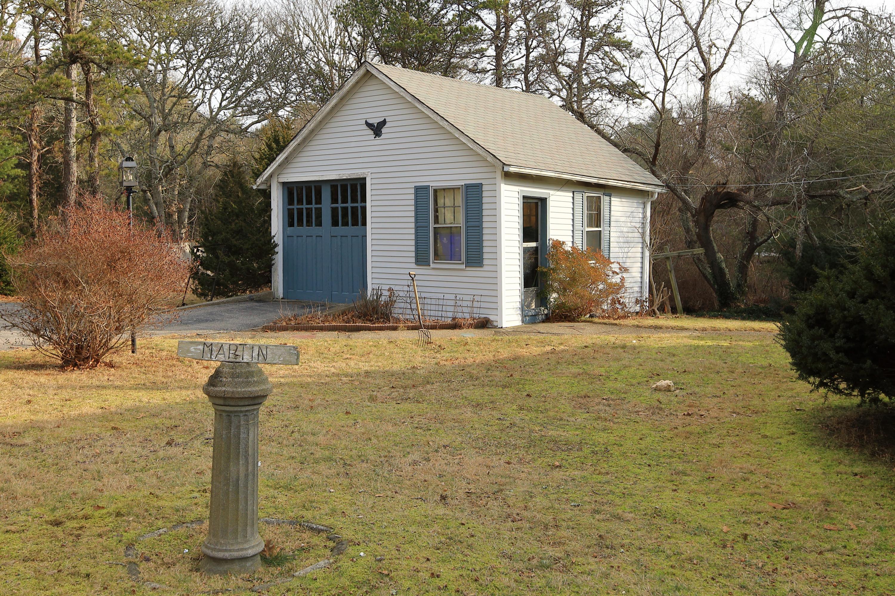 69 Depot Road Cataumet, MA 02534 - Photo 3 of 31 _T5A0388
