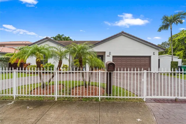 $1,099,000 | 7440 Southwest 93rd Avenue, Miami, FL 33173