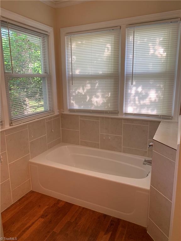 3028 Kinnamon Road Winston-Salem, NC 27104 - Photo 15 of 25 Tub in master bath.