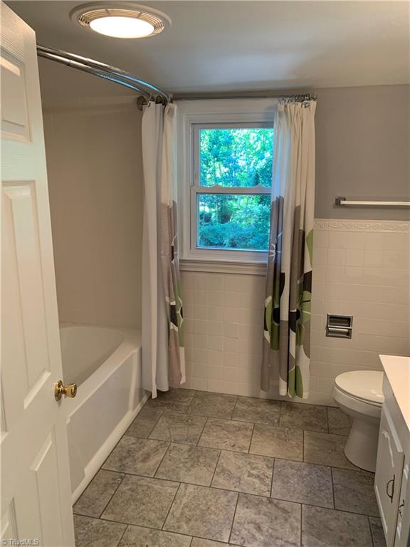 3028 Kinnamon Road Winston-Salem, NC 27104 - Photo 23 of 25 Full bath upstairs.