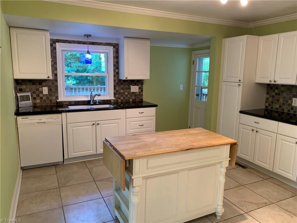 3028 Kinnamon Road Winston-Salem, NC 27104 - Photo 7 of 25 Gallery Image 7
