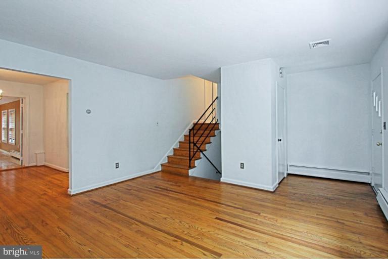 821 Snider Lane Silver Spring, MD 20905 - Photo 5 of 26 Entrance foyer w wood floors