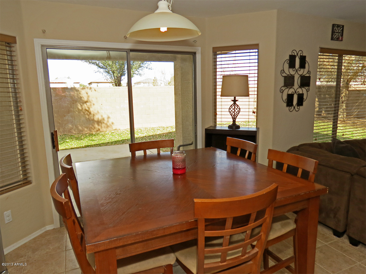 3790 East Timberline Road Gilbert, AZ 85297 - Photo 9 of 25 _BreakfastArea