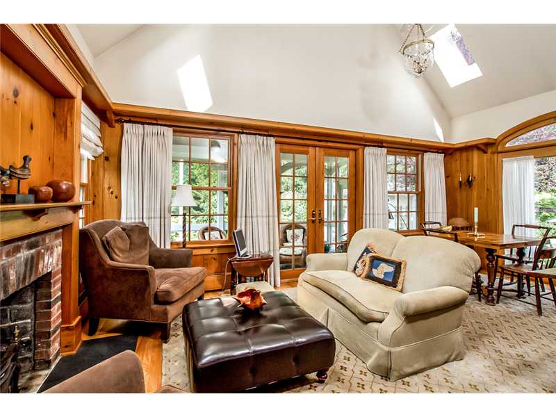 4 Camelback Way Westerly, RI 02891 - Photo 13 of 24 Den/Family/Great Room.