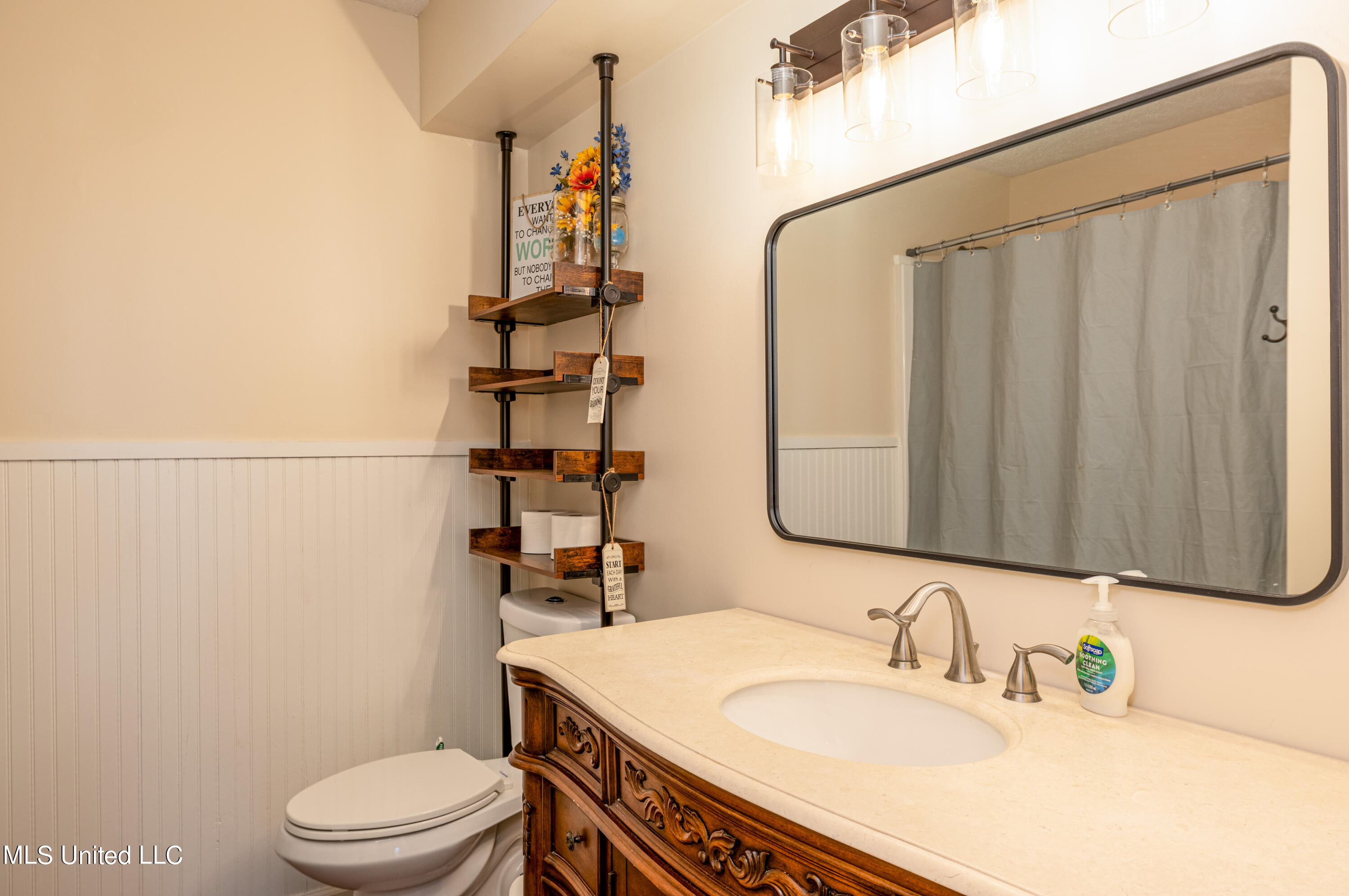 7341 Kingcrest Road Olive Branch, MS 38654 - Photo 17 of 25 Bath Hall