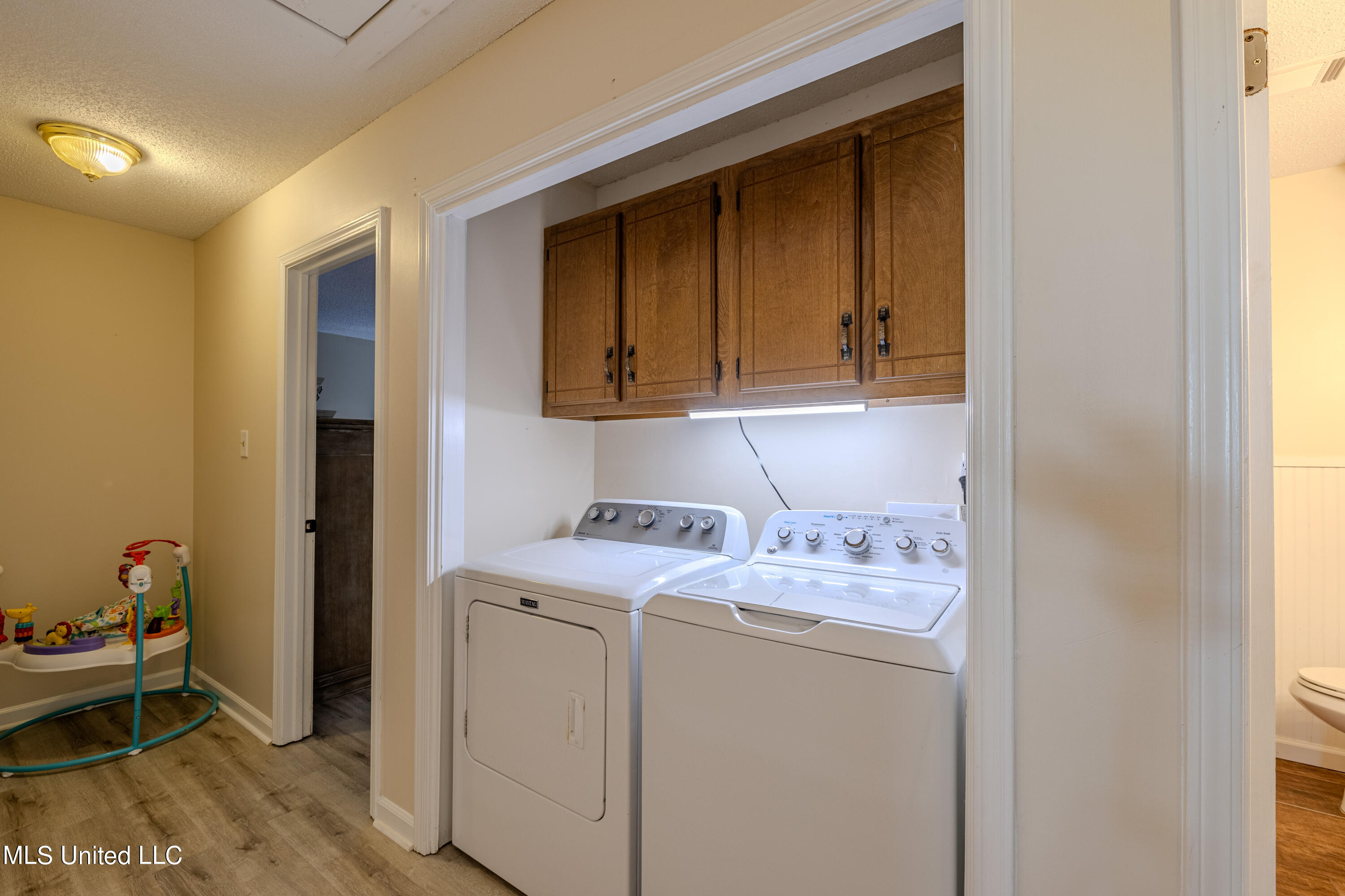 7341 Kingcrest Road Olive Branch, MS 38654 - Photo 20 of 25 Laundry