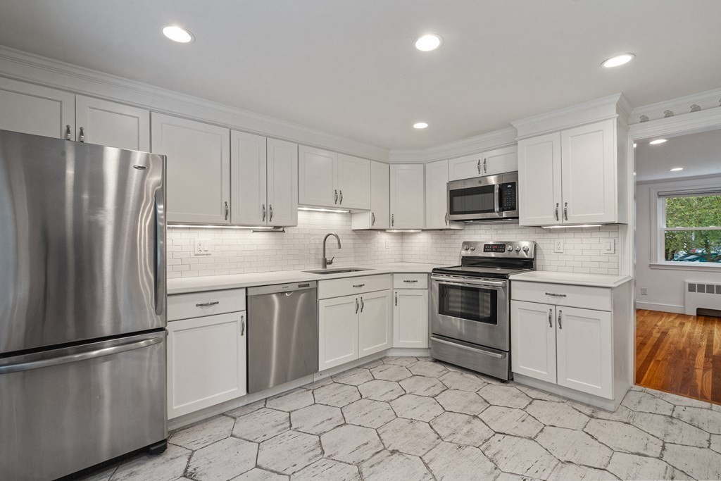 36 Marshall Road Wellesley, MA 02482 - Photo 3 of 28