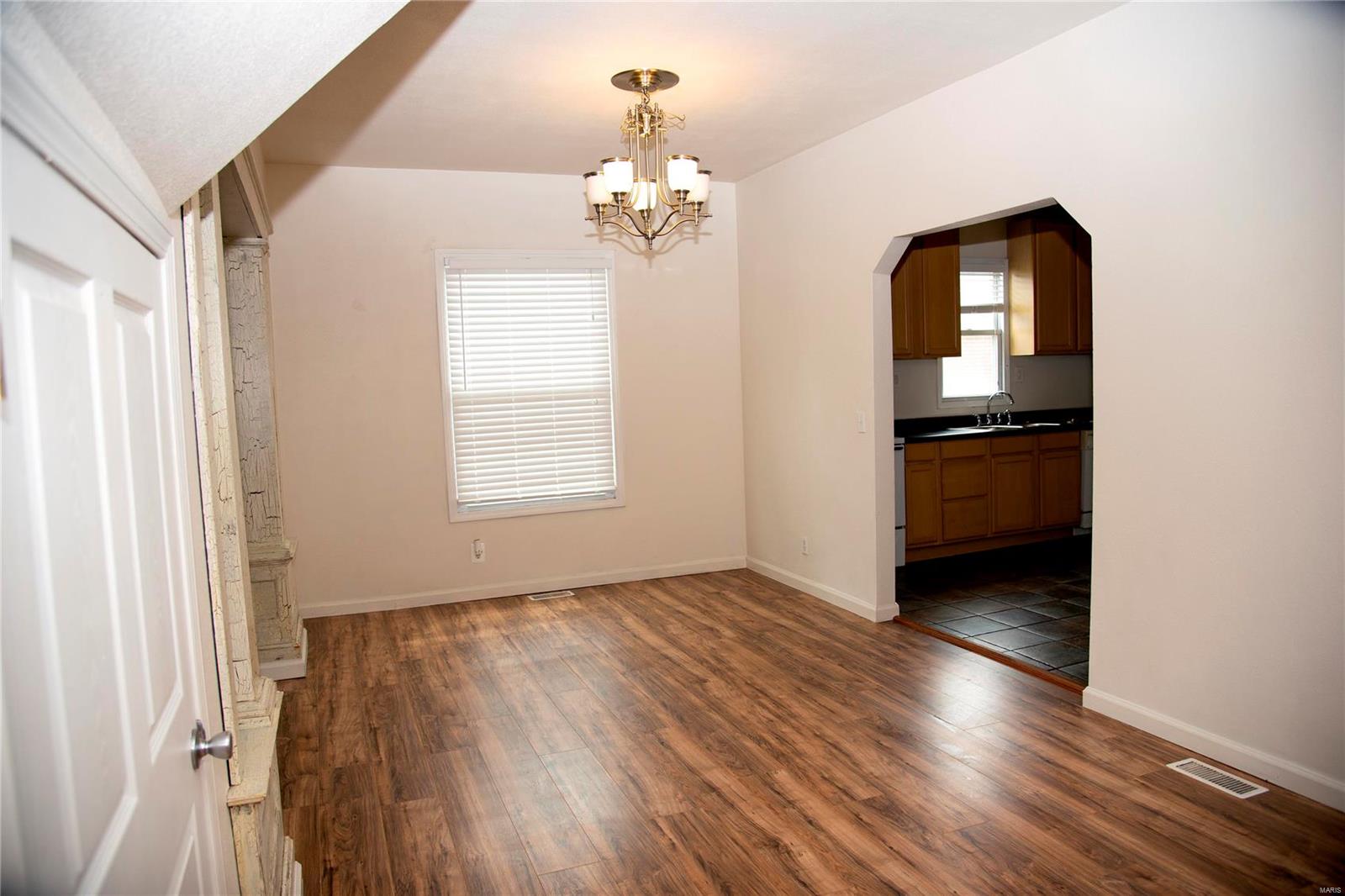 113 West 3rd Street Roxana, IL 62084 - Photo 6 of 32
