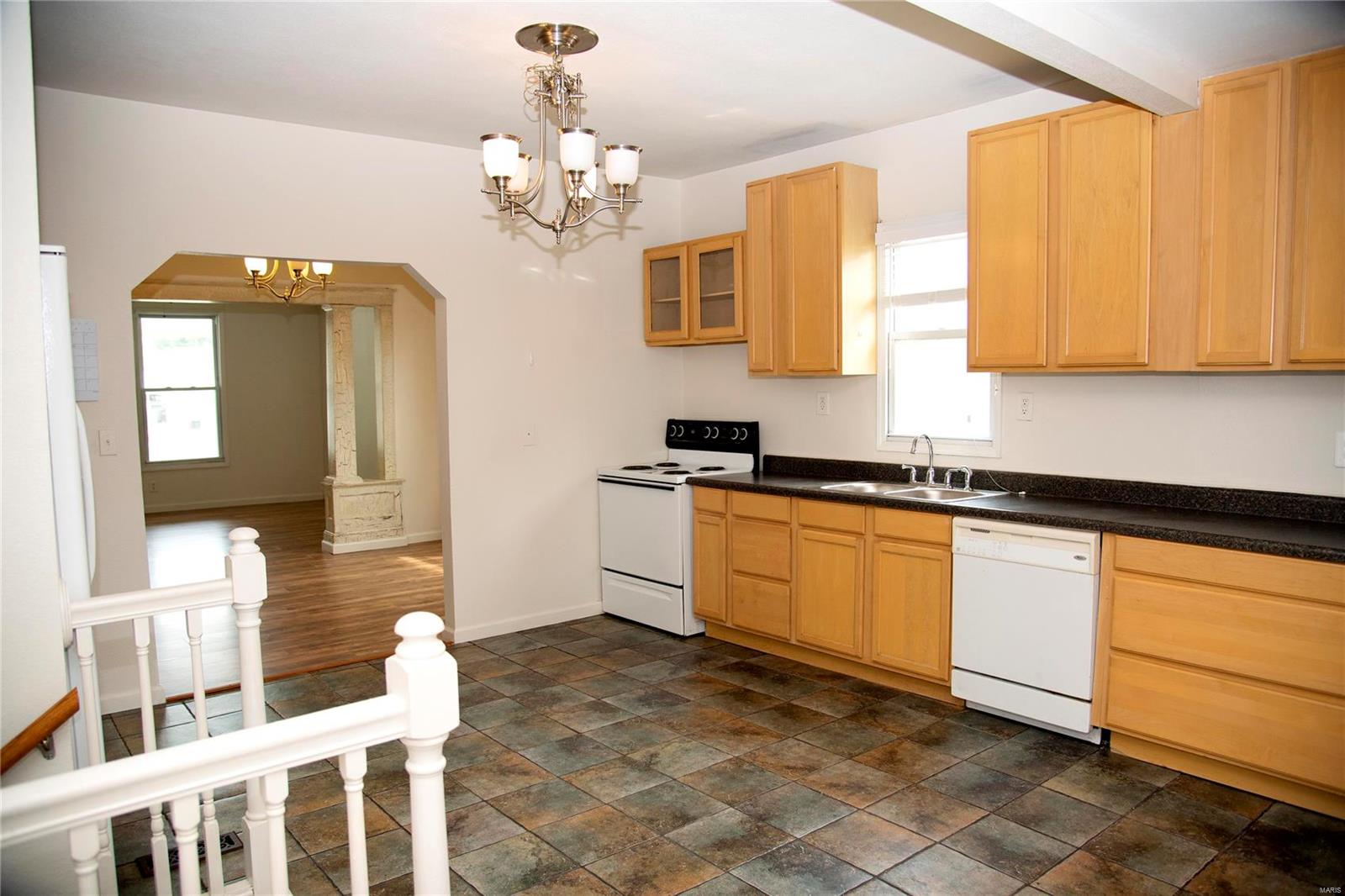 113 West 3rd Street Roxana, IL 62084 - Photo 9 of 32