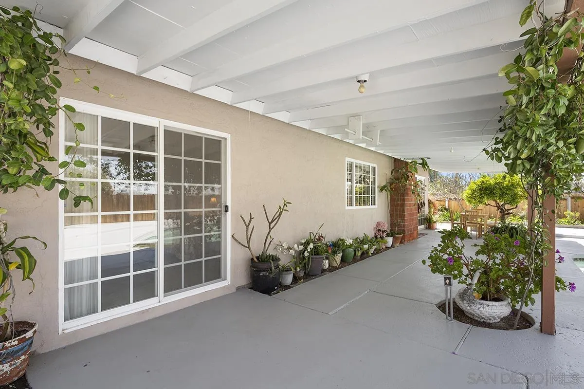 10121 Rayline Way Spring Valley, CA 91977 - Photo 15 of 25 Gallery Image 15
