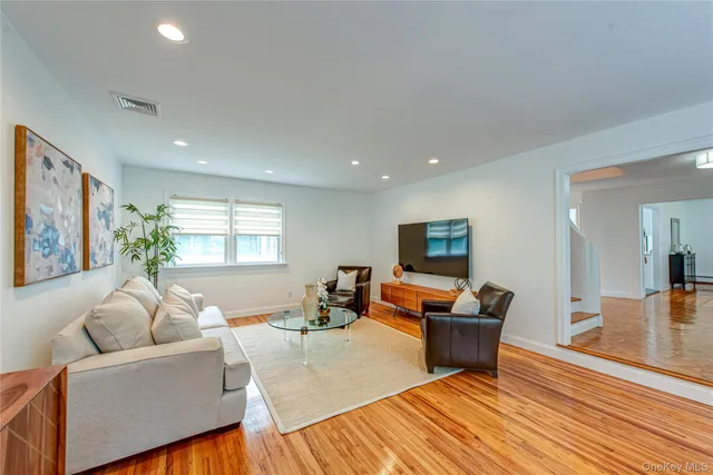 $1,599,000 | 24 Norma Lane, Dix Hills, NY 11746