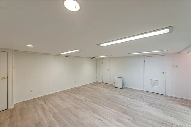 $1,599,000 | 24 Norma Lane, Dix Hills, NY 11746