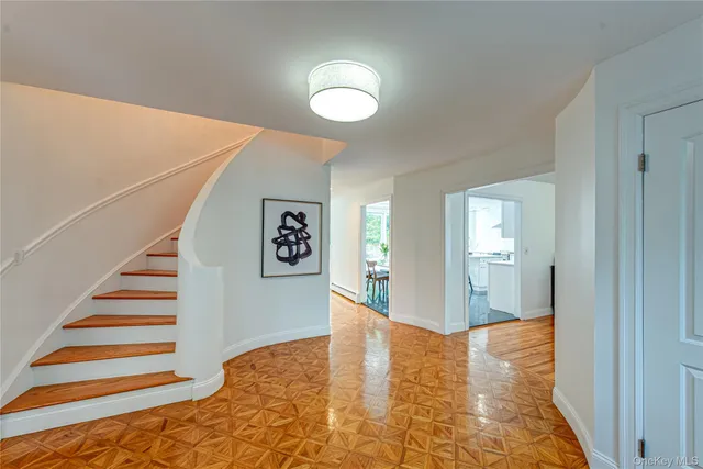 $1,599,000 | 24 Norma Lane, Dix Hills, NY 11746