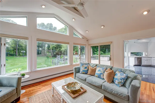 $1,599,000 | 24 Norma Lane, Dix Hills, NY 11746