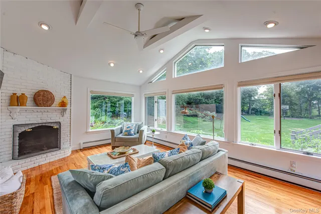 $1,599,000 | 24 Norma Lane, Dix Hills, NY 11746