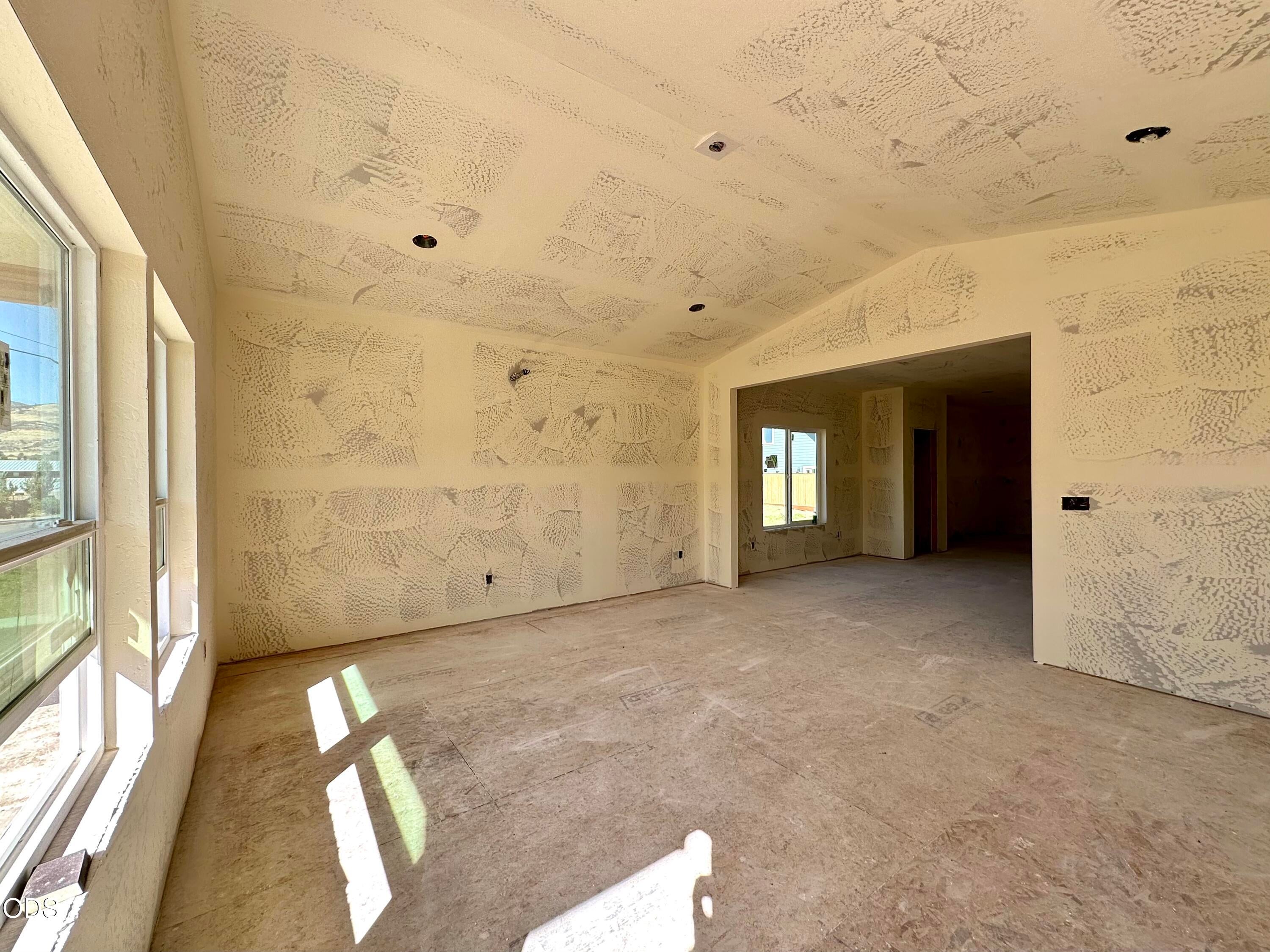 315 East Rapp Road Talent, OR 97540 - Photo 3 of 24 Gallery Image 3