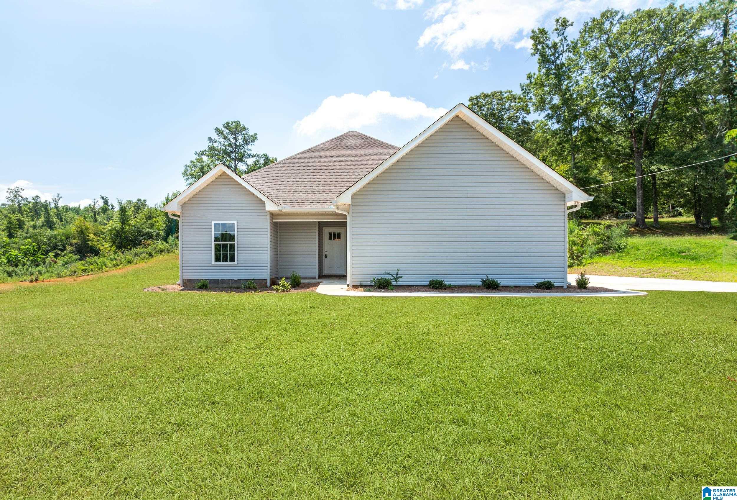 895 Bruce Street Anniston, AL 36201 - Photo 1 of 33