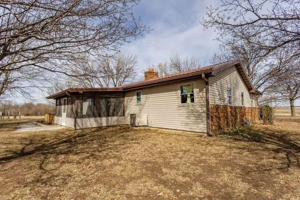 $279,000 | 3 Northwest 1st Lane, Lamar, MO 64759