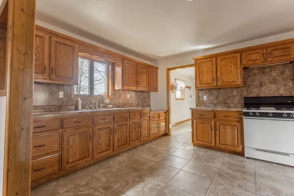 $279,000 | 3 Northwest 1st Lane, Lamar, MO 64759