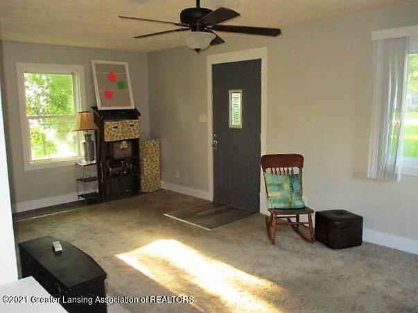 1731 Reo Road Lansing, MI 48910 - Photo 3 of 29 main room