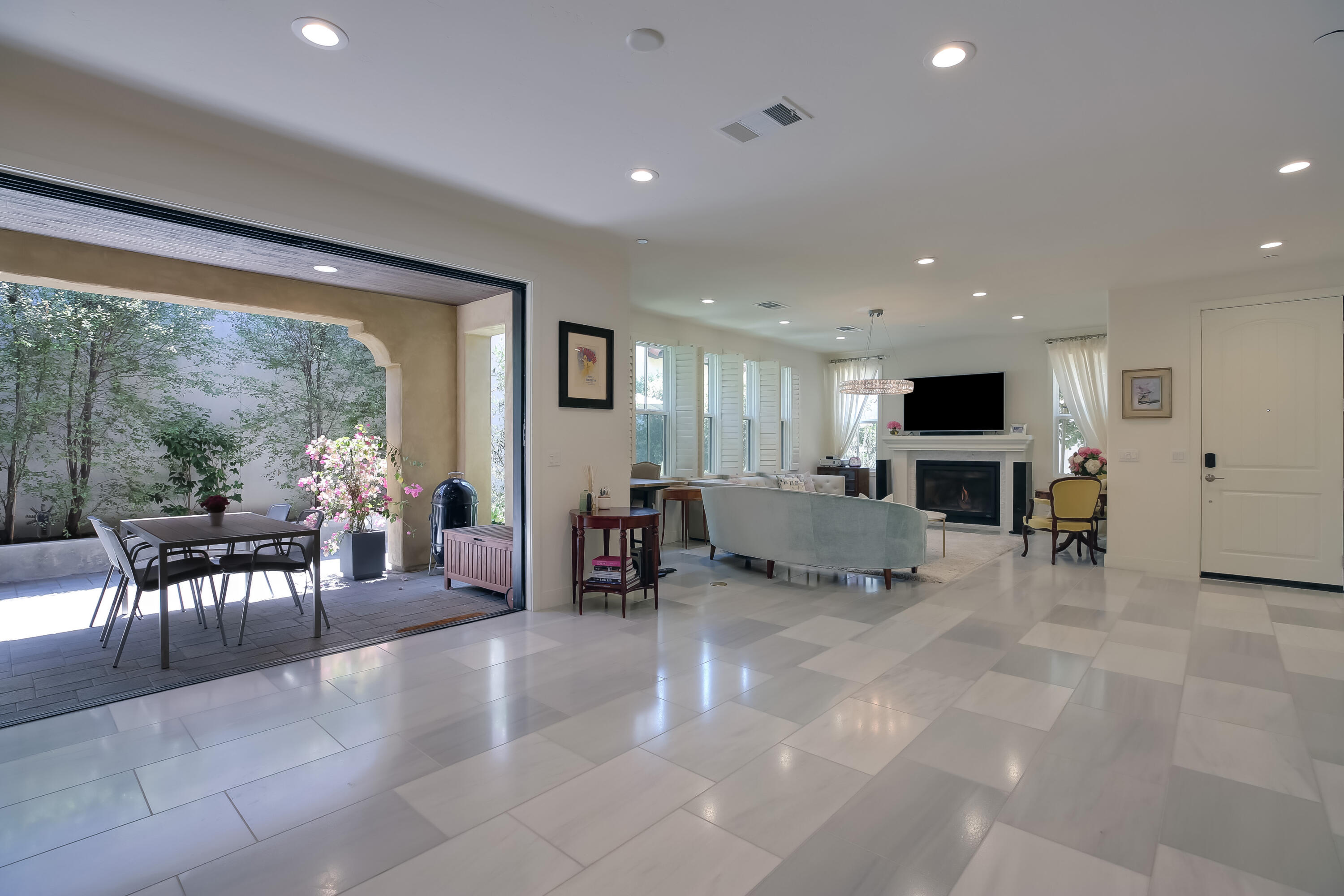 5445 Tree Farm Lane Santa Barbara, CA 93111 - Photo 16 of 49 Sunny and Bright